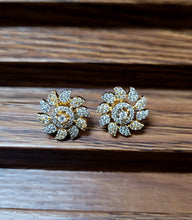 Load image into Gallery viewer, Star Studs Earrings