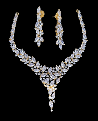 Glamorous White Diamond Necklace set