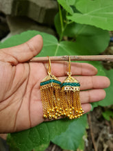 Load image into Gallery viewer, Triangular danglers earrings