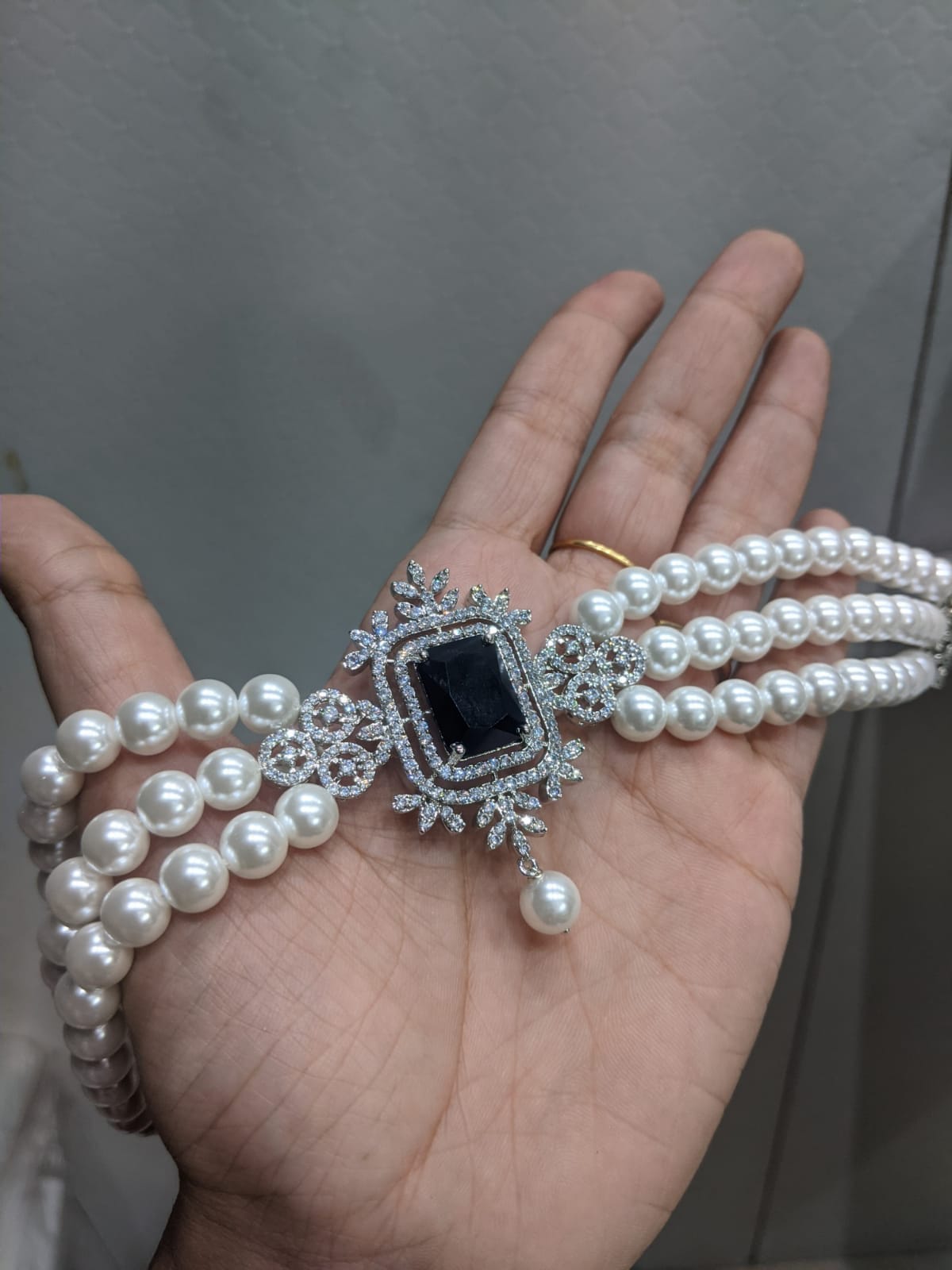 Diamond choker clearance with pearls