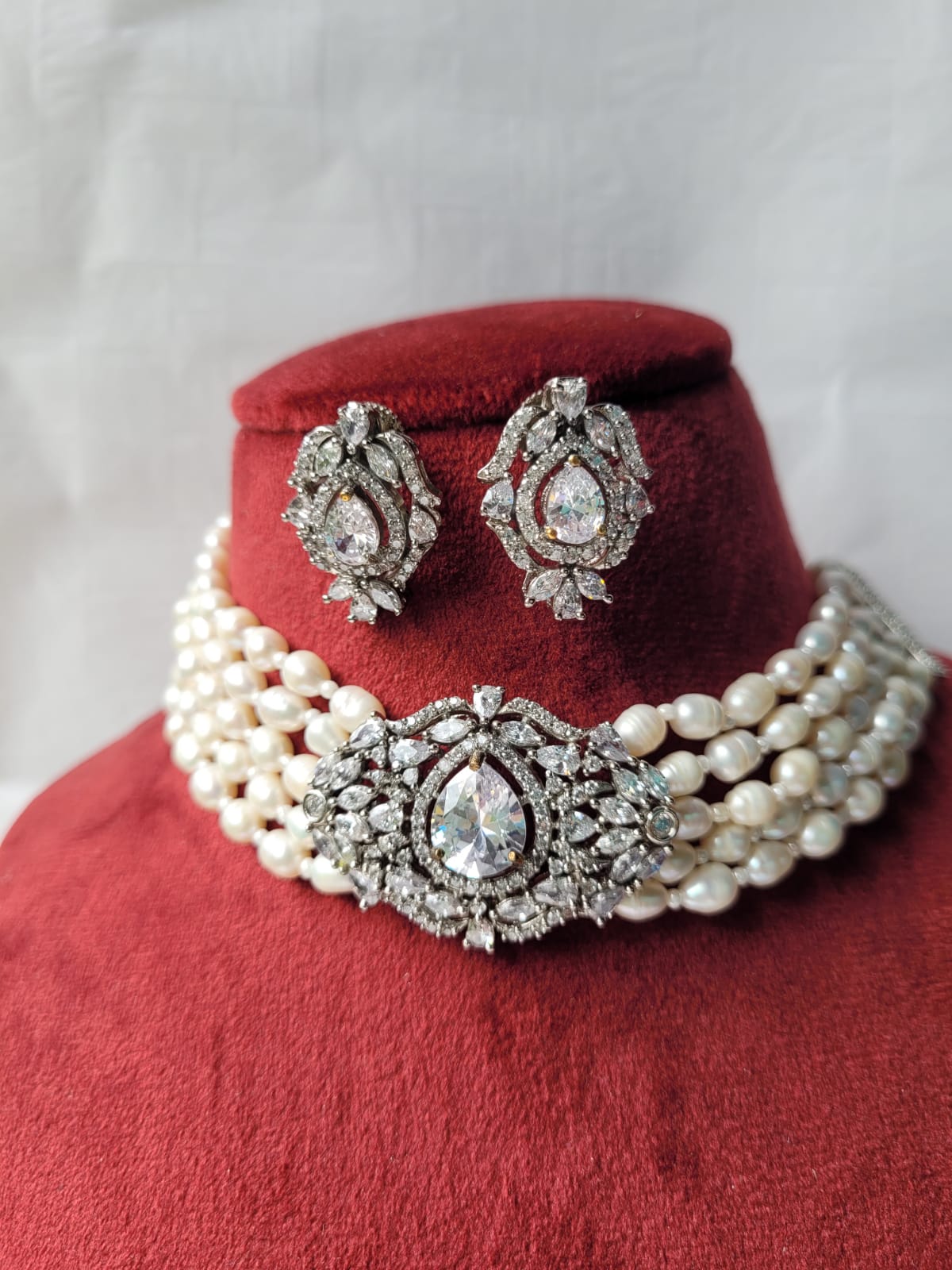 White Necklace Set 'pari' heavy bridal necklace - Aqeeq